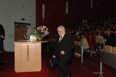 Photo no. 5 (38)
                                                         Uroczysta sesja z okazji jubileuszu Profesora Antoniego Jackowskiego
                            