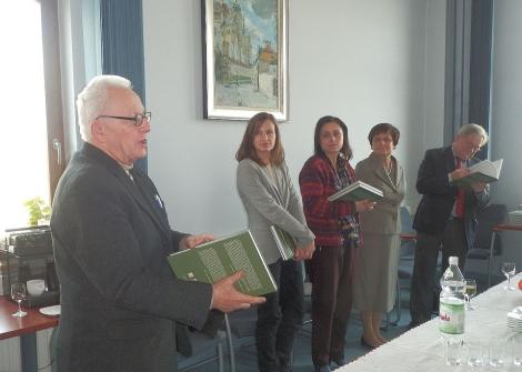 Zdjęcie nr 8 (27)
                                	                             Spotkanie z autorami monografii Środowisko przyrodnicze Krakowa 2013
                            