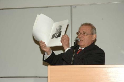 Photo no. 22 (38)
                                                         Uroczysta sesja z okazji jubileuszu Profesora Antoniego Jackowskiego
                            
