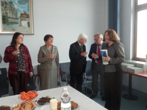 Photo no. 11 (27)
                                                         Spotkanie z autorami monografii Środowisko przyrodnicze Krakowa 2013
                            