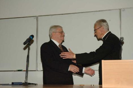 Photo no. 19 (38)
                                                         Uroczysta sesja z okazji jubileuszu Profesora Antoniego Jackowskiego
                            