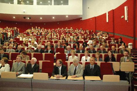 Photo no. 8 (38)
                                                         Uroczysta sesja z okazji jubileuszu Profesora Antoniego Jackowskiego
                            