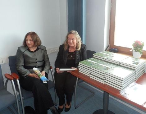 Photo no. 2 (27)
                                                         Spotkanie z autorami monografii Środowisko przyrodnicze Krakowa 2013
                            