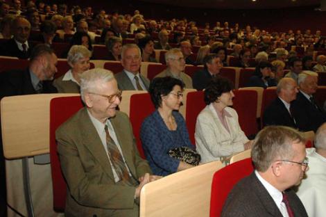 Photo no. 17 (38)
                                                         Uroczysta sesja z okazji jubileuszu Profesora Antoniego Jackowskiego
                            