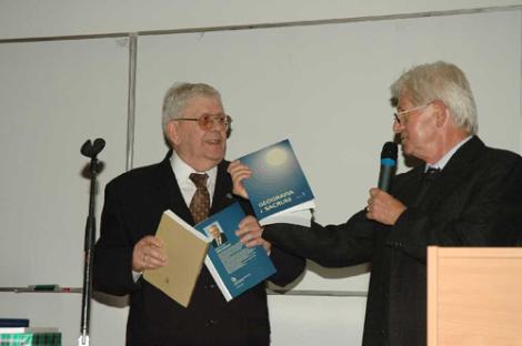 Photo no. 26 (38)
                                                         Uroczysta sesja z okazji jubileuszu Profesora Antoniego Jackowskiego
                            