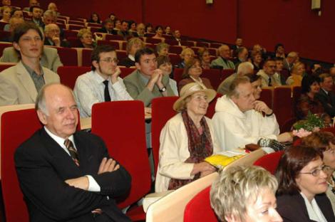 Photo no. 10 (38)
                                                         Uroczysta sesja z okazji jubileuszu Profesora Antoniego Jackowskiego
                            